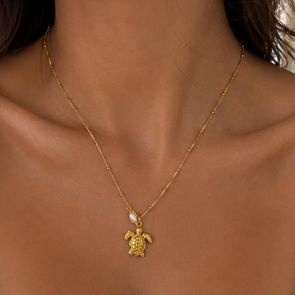 gold turtle necklace D58
